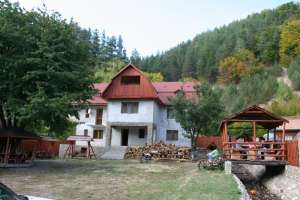 INCHIRIEM PT  REVELION CABANA DE LUX VALEA IERII