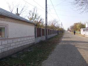 vand casa locuibila la 5 km de Focsani sau schimb cu apt.2 sau 3 camere.
