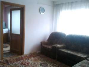 Vand IEFTIN in BACAU,  apartament cu 2 camere pe Aleea Parcului,  cu balcon