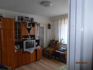 BACAU � VAND APARTAMENT CU 2 CAMERE LA PIATA SUD � CURCANUL DE AUR