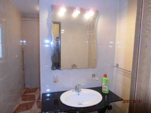 OCAZIE BACAU � VAND 3 CAMERE PE MILCOV,  COMPLET RENOVAT,  CU BAIA SI BUCATARIA MARITA,  BALCON