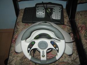 vand xbox 360 negru cu volan si pedale
