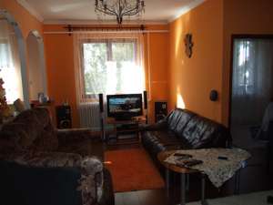 Vand sau schimb casa in Ungaria cu apartament 3 camere in Oradea