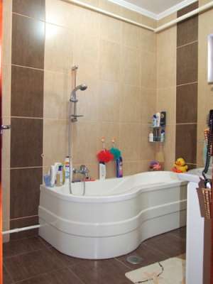 Vand sau schimb casa in Ungaria cu apartament 3 camere in Oradea
