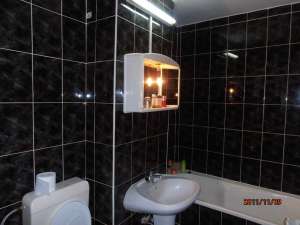 BACAU � VAND APARTAMENT CU 2 CAMERE PE PRIETENIEI,  ETAJ 2, 