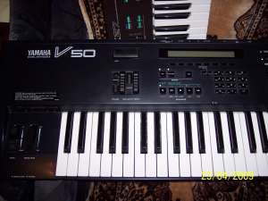 YAMAHA V50