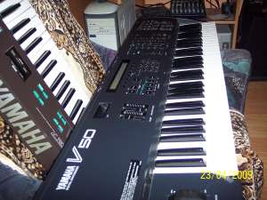YAMAHA V50