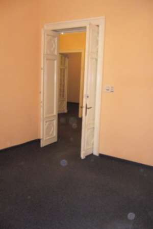 Zona Mosilor,    apartament de inchiriat,    in vila,    parter,    5 camere,    suprafata 150mp