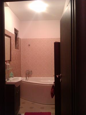VAND APARTAMENT DE LUX  3 CAMERE SECTOR 1