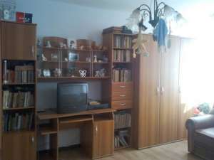 BACAU VAND APARTAMENT 2 CAMERE DECOMANDAT PE CORNISA,  LA ETAJUL 3,  CU CENTRALA