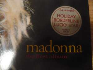 vand placi picap cu o vechime de 30 ani cu artistii:Madonna, Iron maiden, Roxette, Bryan Adams, U2 -