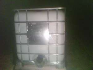 vand butoi pvc capacitate 1000litri cu grilaj metalic
