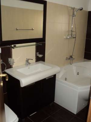 Inchiriere vila in zona Prelungirea Ghencea,  dispusa pe P+2 etaje,  suprafata 321 mp