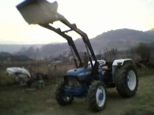 Vind Tractor 4*4 Ford 4610 in 3 Pistone cu Frontal cu Cupa Import