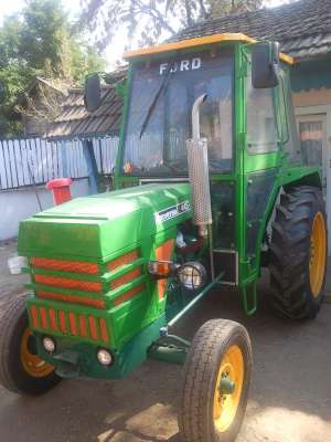VAND TRACTOR UNIVERSAL U445