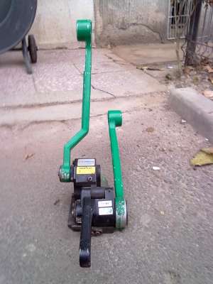 Vand dispozitiv de legat manual