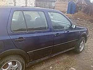 vand Golf 3 , pret 950 Euro  albastra metalizata