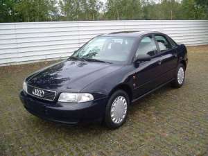 vand aripi audi a4 1.6 benzina an 1996