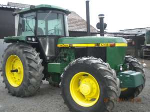 JOHN DEER