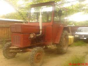 tractor u 445 cu accesorii