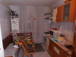 BACAU VAND APARTAMENT CU 2 CAMERE LA PIATA MIORITEI,  CU CENTRALA TERMICA