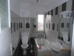 BACAU,   VAND URGENT APARTAMENT CU 2 CAMERE DECOMANDAT,  ALEEA PARCULUI,  CU CENTRALA