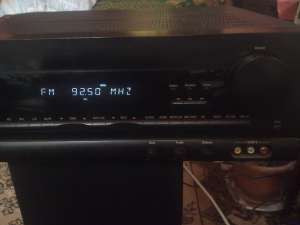 VAND AMPLITUNNER HARMAN/KARDON AVR100 +2BOXE NEWJOMO 150W