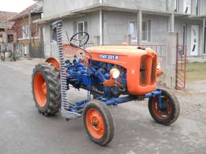 vind tractor fiat 221