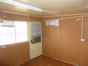 vand chiosc metalic