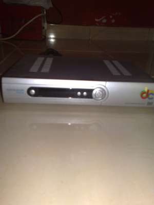VAND DECODOR DOLCE DE LA ROM TELECOM DOO BUCATI CU TELECOMENZI ORIGINALE 0765010430