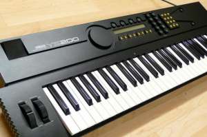 vand orga profesionala yamaha YS200 IDENTIC  CU YAMAHA V50