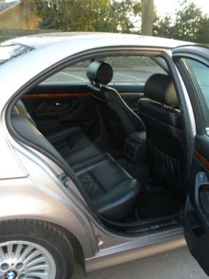 BMW 523i
