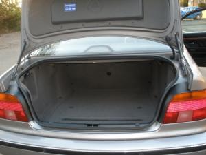 BMW 523i