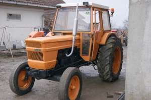 Vand Diverse tractoare agricole