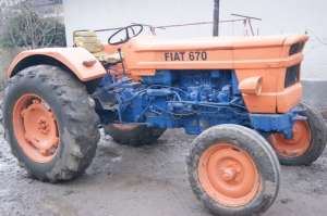 Vand Diverse tractoare agricole