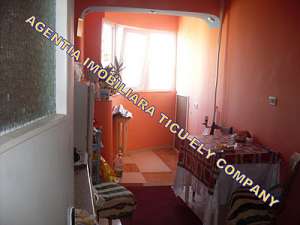 Vindem apartament in Navodari 06*