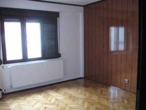 Vand apartament lux 2 camere Basarabiei
