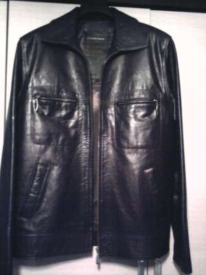 Vand urgent 2 geci piele,  PRADA