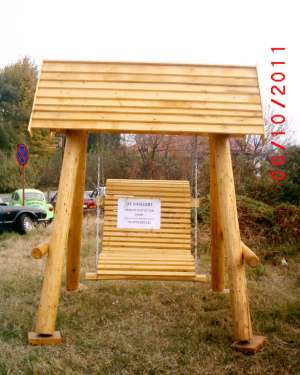 Vand obiecte rustice din lemn