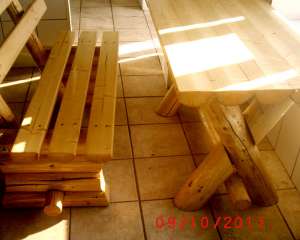 Vand obiecte rustice din lemn