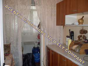 Vindem apartament in Navodari