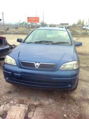 Dezmembrez Opel Astra