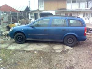 Dezmembrez Opel Astra