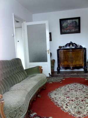 VAND (SCHIMB) APARTAMENT 3 CAMERE (sub UZUFRUCT VIAGER) cu GARSONIERA ZONA BUNA