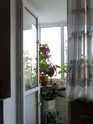 VAND (SCHIMB) APARTAMENT 3 CAMERE (sub UZUFRUCT VIAGER) cu GARSONIERA ZONA BUNA