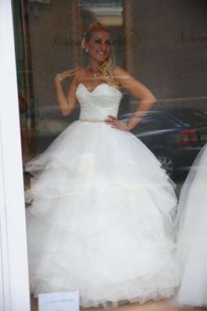 Vand rochie de mireasa Rosemarie