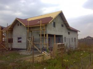 case structura lemn-mansardari