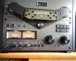 Magnetofon  Akai 635 D