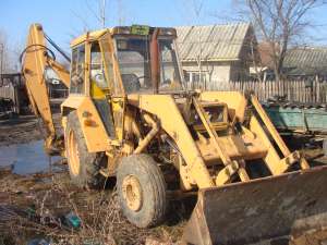 Vand Buldoexcavator MF 50 B