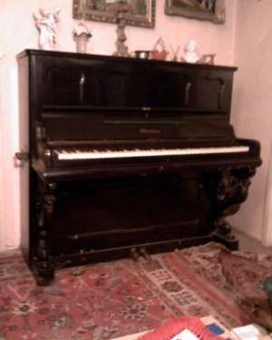 PIANINO BLUTHNER